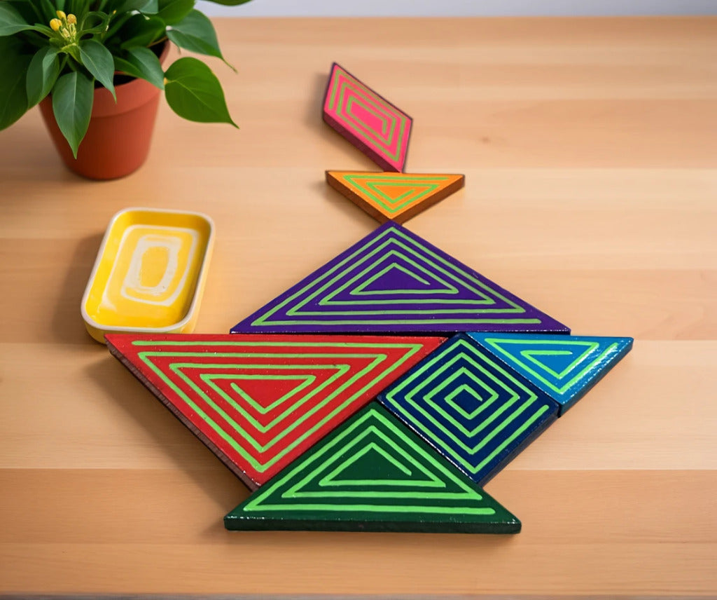TANGRAM Classic 7 piece rearrangement puzzle